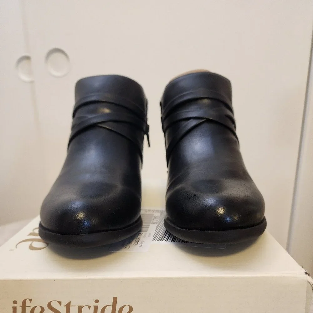 LifeStride Amara Western Booties Black Faux Leather from Macy’s C007 - Picture 2 of 10